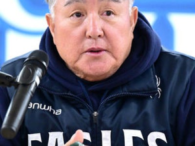 한화 김경문 감독 4차전에서 플레이오프 끝내고 싶어함