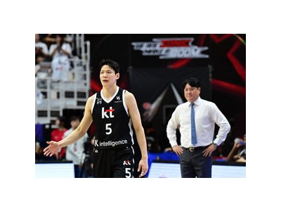수원 KT 첫 경기서 부산 KCC 꺾고 승리