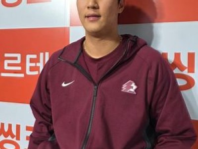 안우진 알칸타라에게 배운 신구종으로 팀 분위기 띄워